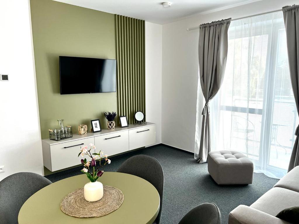 Urban Green Apartment Liptovsky Mikulas Exterior photo